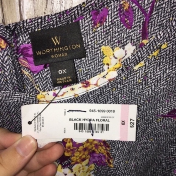 NWT Worthington Grey Floral Sleeveless Blouse - Picture 3 of 3